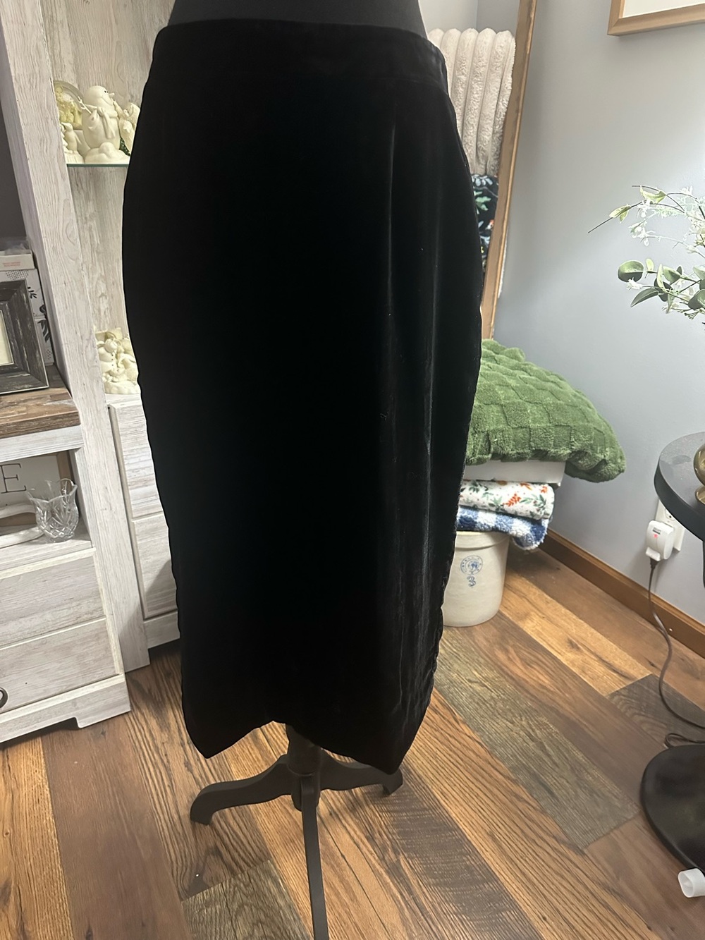 Wayf Black Velvet Pencil Skirt